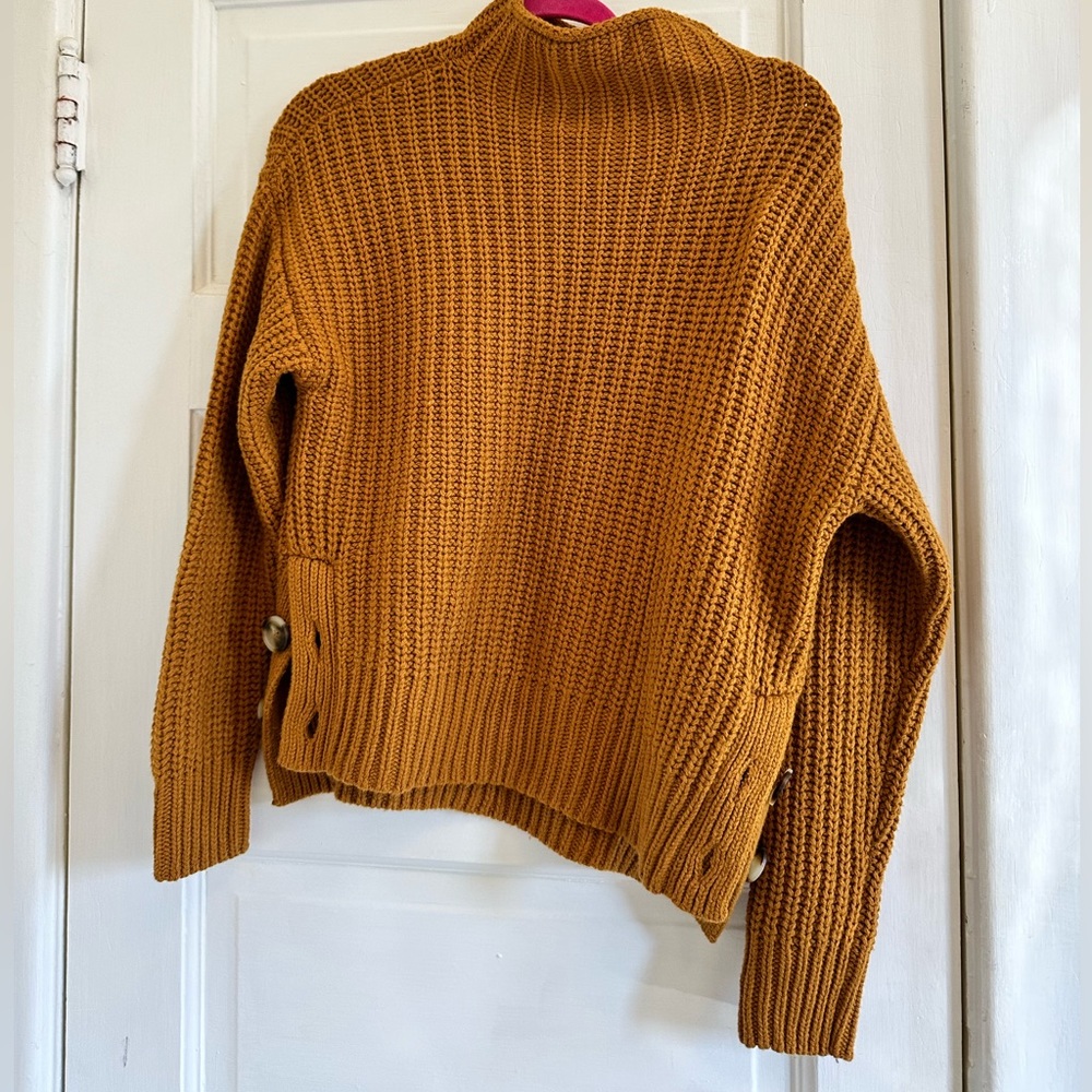 Madewell Sweater brand new with tags and extra button